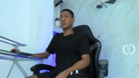 bunny black   online show from 03/04/25, 02:17