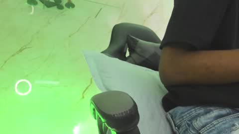 bunny black   online show from 03/08/25, 08:25