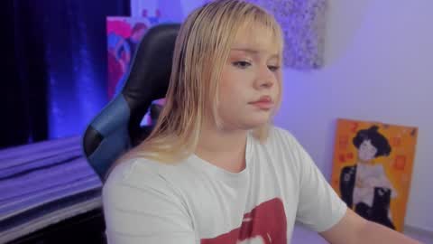 Snapshot of maxxxine_ chatting on 12/31/24, 10:56 Maxine Minx online show from 12/31/24, 10:56