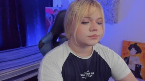 Snapshot of maxxxine_ chatting on 01/04/25, 10:38 Maxine Minx online show from 01/04/25, 10:38