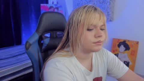 Snapshot of maxxxine_ chatting on 01/06/25, 12:48 Maxine Minx online show from 01/06/25, 12:48