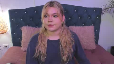 Snapshot of maxxxine_ chatting on 01/14/25, 11:31 Maxine Minx online show from 01/14/25, 11:31