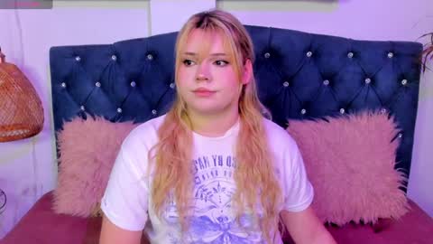 Snapshot of maxxxine_ chatting on 01/26/25, 05:23 Maxine Minx online show from 01/26/25, 05:23