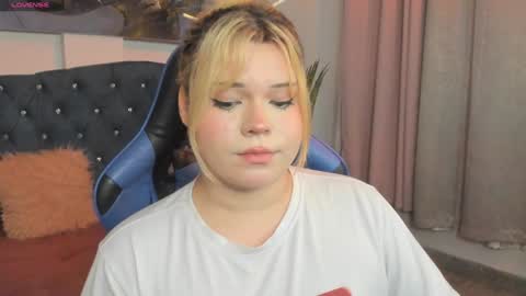 Snapshot of maxxxine_ chatting on 02/01/25, 09:00 Maxine Minx online show from 02/01/25, 09:00