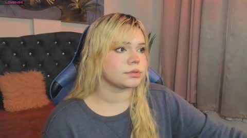 Snapshot of maxxxine_ chatting on 02/03/25, 11:09 Maxine Minx online show from 02/03/25, 11:09