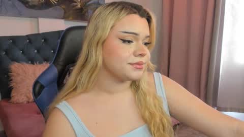 Snapshot of maxxxine_ chatting on 03/06/25, 01:24 Maxine Minx online show from 03/06/25, 01:24