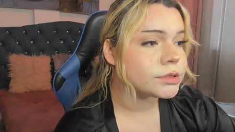 Snapshot of maxxxine_ chatting on 03/09/25, 02:21 Maxine Minx online show from 03/09/25, 02:21