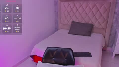 Snapshot of maxxxine_ chatting on 09/18/25, 05:31 Maxine Minx online show from 09/18/25, 05:31