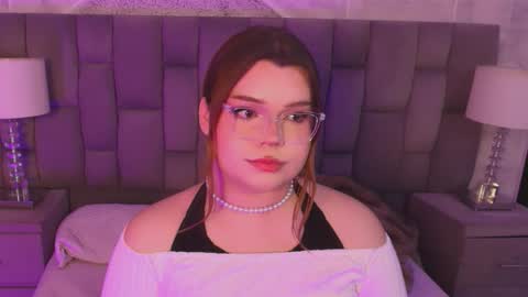 Snapshot of maxxxine_ chatting on 11/11/25, 07:30 Maxine Minx online show from 11/11/25, 07:30