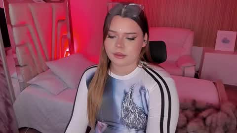 Snapshot of maxxxine_ chatting on 11/14/25, 09:19 Maxine Minx online show from 11/14/25, 09:19