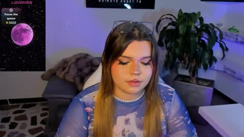 Snapshot of maxxxine_ chatting on 11/15/25, 11:21 Maxine Minx online show from 11/15/25, 11:21