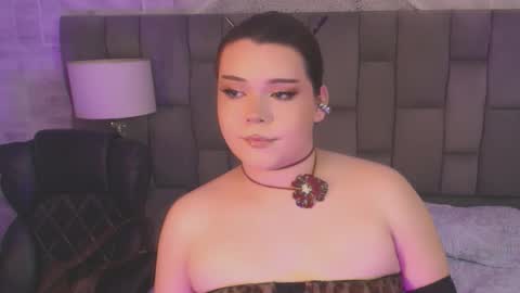 Snapshot of maxxxine_ chatting on 11/29/25, 04:48 Maxine Minx online show from 11/29/25, 04:48