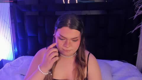 Maxine Minx online show from 05/31/26, 11:50