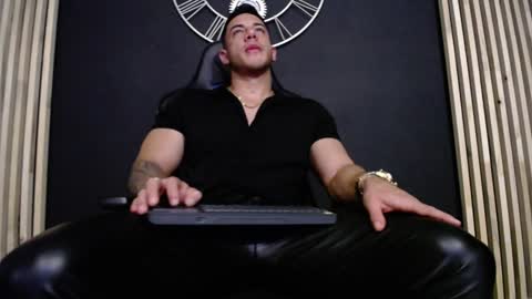 Snapshot of maxxxpowerful chatting on 12/18/24, 02:10 maxxxpowerful online show from 12/18/24, 02:10