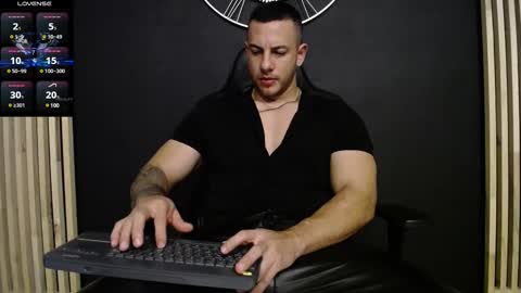 Snapshot of maxxxpowerful chatting on 02/14/25, 01:45 maxxxpowerful online show from 02/14/25, 01:45