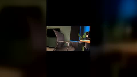 Snapshot of maxxxsexxxy chatting on 04/19/26, 07:27 maxxxsexxxy online show from 04/19/26, 07:27