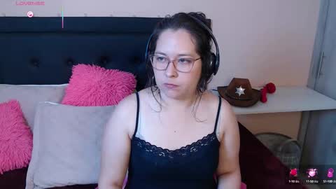 Snapshot of may_bloom chatting on 09/25/25, 11:41 May online show from 09/25/25, 11:41