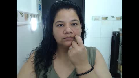 Snapshot of may_fk chatting on 11/04/25, 05:17 may_fk online show from 11/04/25, 05:17