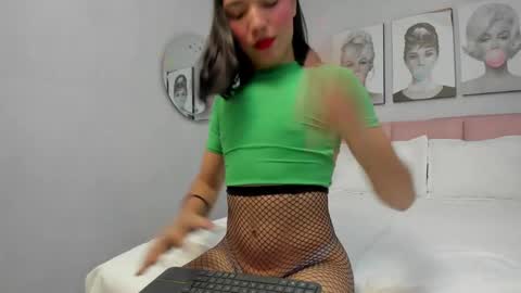 Snapshot of may_fox06 chatting on 02/15/25, 11:17 MAY online show from 02/15/25, 11:17