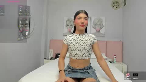 Snapshot of may_fox06 chatting on 03/01/25, 02:04 MAY online show from 03/01/25, 02:04