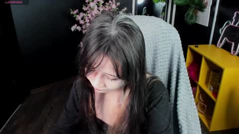 Snapshot of may_lings chatting on 04/12/26, 10:42 may_lings online show from 04/12/26, 10:42