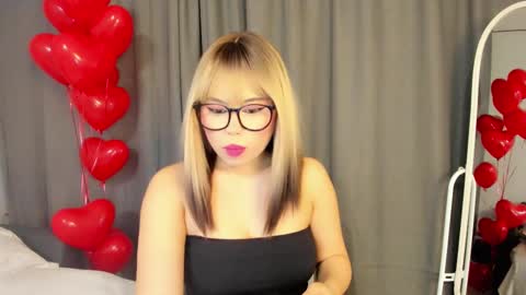 Snapshot of may_mia chatting on 02/17/25, 10:36 Mia online show from 02/17/25, 10:36