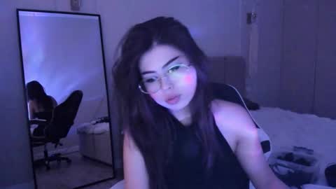 Snapshot of may_mia chatting on 01/08/26, 04:15 Mia online show from 01/08/26, 04:15