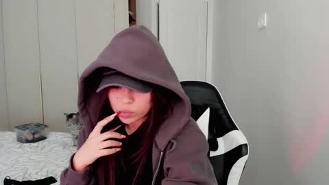 Snapshot of may_mia chatting on 02/20/26, 06:37 Mia online show from 02/20/26, 06:37