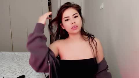 Snapshot of may_mia chatting on 03/03/26, 05:02 Mia online show from 03/03/26, 05:02