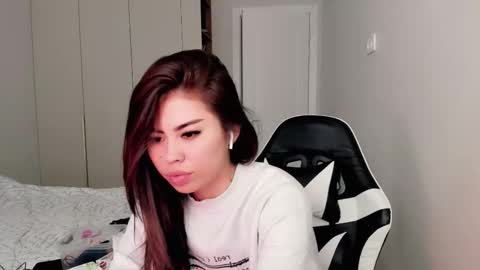 Snapshot of may_mia chatting on 03/05/26, 07:26 Mia online show from 03/05/26, 07:26