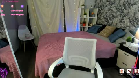 Snapshot of may_want chatting on 03/29/26, 12:16 Leila online show from 03/29/26, 12:16