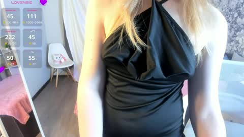 Snapshot of may_want chatting on 06/05/26, 01:50 Leila online show from 06/05/26, 01:50