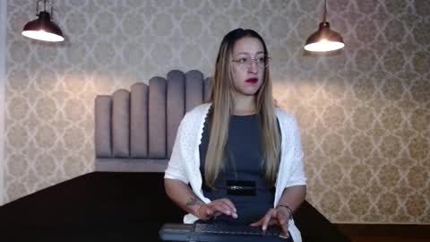 Maya online show from 09/15/25, 12:05