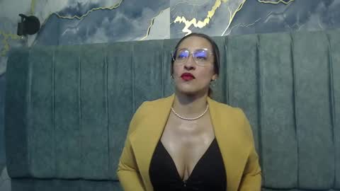 Maya online show from 09/17/25, 01:02