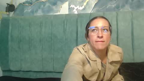 Maya online show from 09/19/25, 12:17