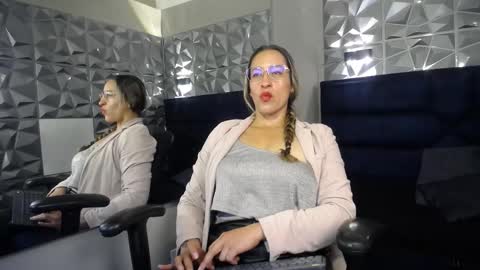 Maya online show from 10/03/25, 01:41