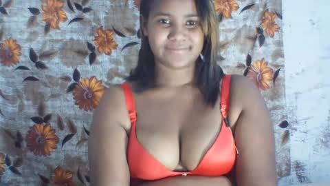 Snapshot of maya275326 chatting on 07/08/26, 06:34 maya275326 online show from 07/08/26, 06:34