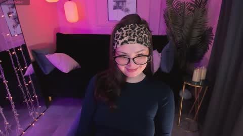 Maya online show from 02/22/26, 02:04