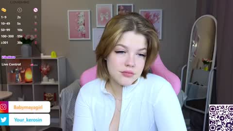 Snapshot of maya_blonde18 chatting on 01/26/25, 09:29 Maya online show from 01/26/25, 09:29