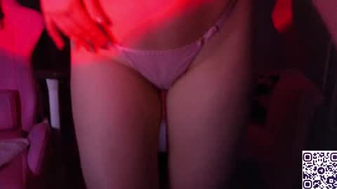 Snapshot of maya_blonde18 chatting on 01/27/25, 06:30 Maya online show from 01/27/25, 06:30