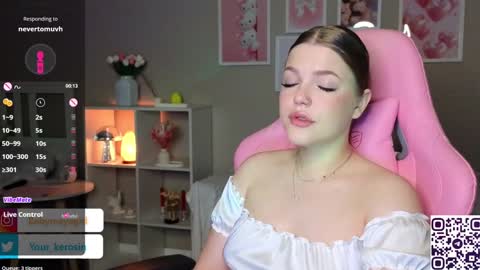 Snapshot of maya_blonde18 chatting on 01/28/25, 03:36 Maya online show from 01/28/25, 03:36