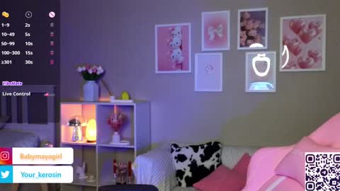 Snapshot of maya_blonde18 chatting on 01/28/25, 06:38 Maya online show from 01/28/25, 06:38