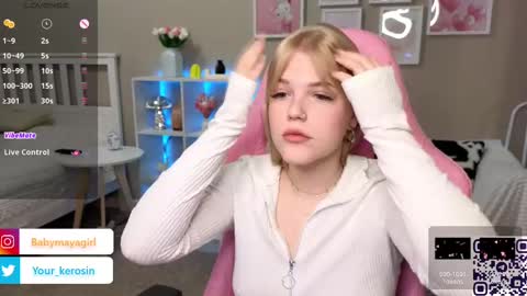 Snapshot of maya_blonde18 chatting on 02/10/25, 06:42 Maya online show from 02/10/25, 06:42