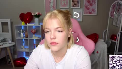 Snapshot of maya_blonde18 chatting on 02/15/25, 03:31 Maya online show from 02/15/25, 03:31