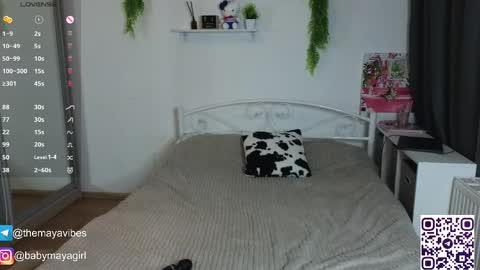 Snapshot of maya_blonde18 chatting on 09/20/25, 03:18 Maya online show from 09/20/25, 03:18