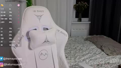 Snapshot of maya_blonde18 chatting on 11/26/25, 03:51 Maya online show from 11/26/25, 03:51