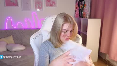 Maya online show from 02/01/26, 03:27