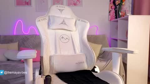 Maya online show from 02/03/26, 06:16