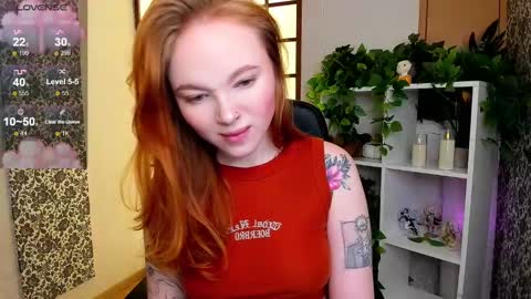 Snapshot of maya_light chatting on 02/24/25, 01:57 Maya online show from 02/24/25, 01:57