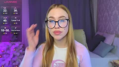 Snapshot of maya_lolly chatting on 12/09/24, 04:47 Maya online show from 12/09/24, 04:47